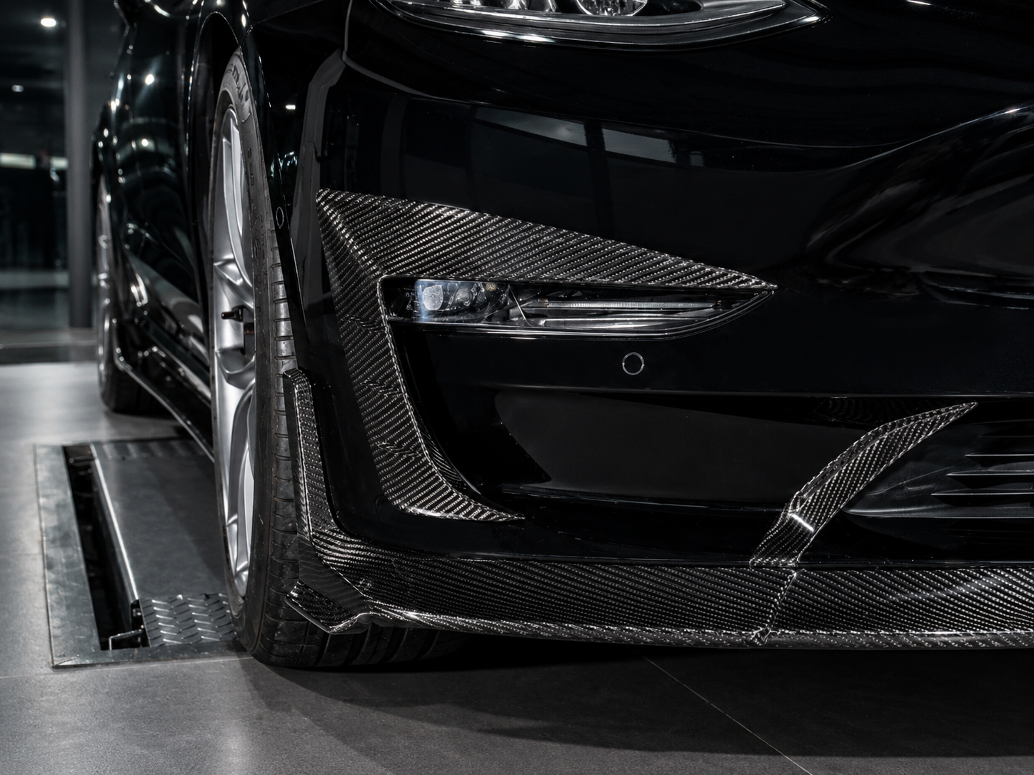 Karbel-Dry Carbon Upper Valences for Tesla Model 3 / Performance Pre-preg Carbon Fiber