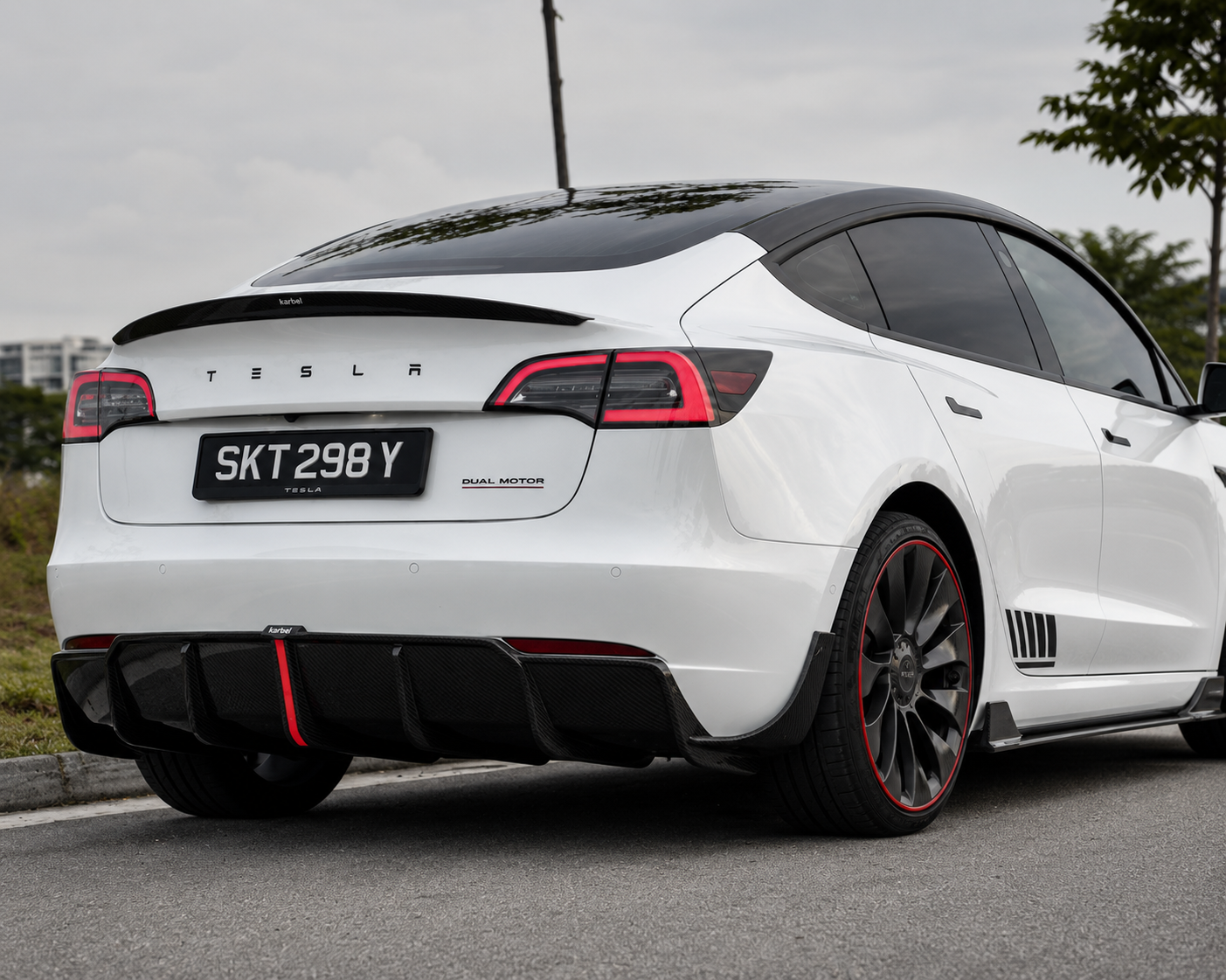 Karbel-Dry Carbon Rear Diffuser & Canards for Tesla Model 3 / Performance Pre-preg Carbon Fiber