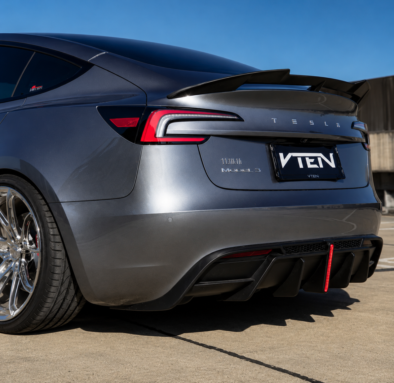 VTEN-TESLA MODEL 3 HIGHLAND 2023+ PP GLOSS BLACK REAR LED DIFFUSER