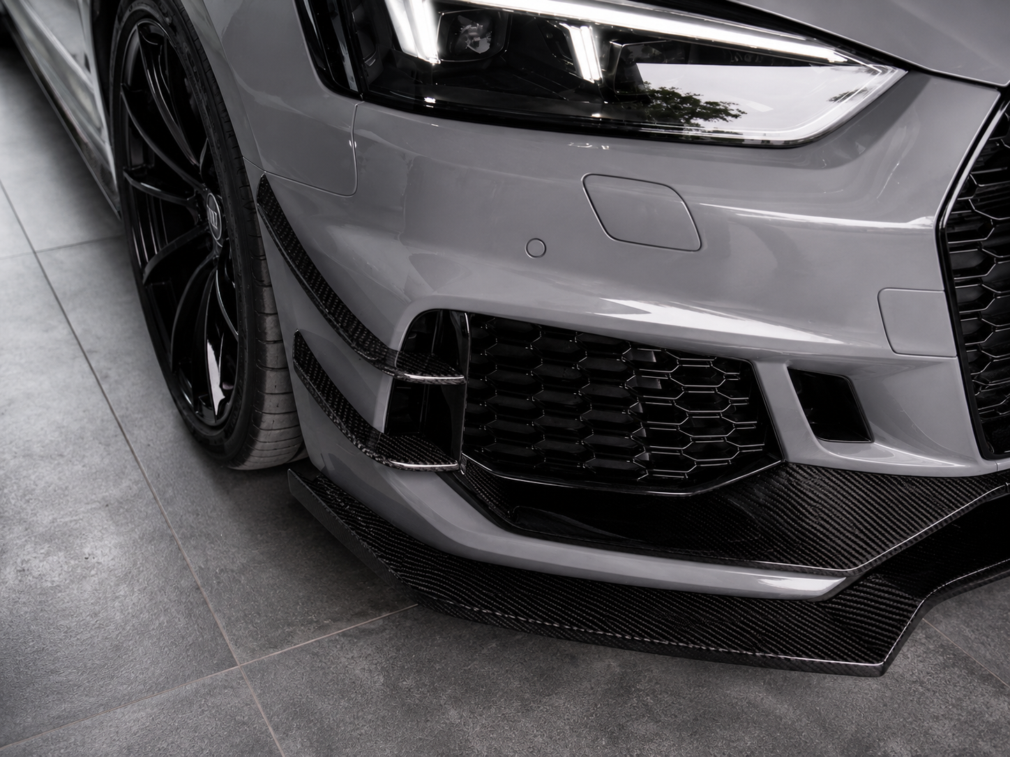 Karbel-Dry Carbon Front Canards for Audi RS5 B9 2018-2020 Pre-preg Carbon Fiber