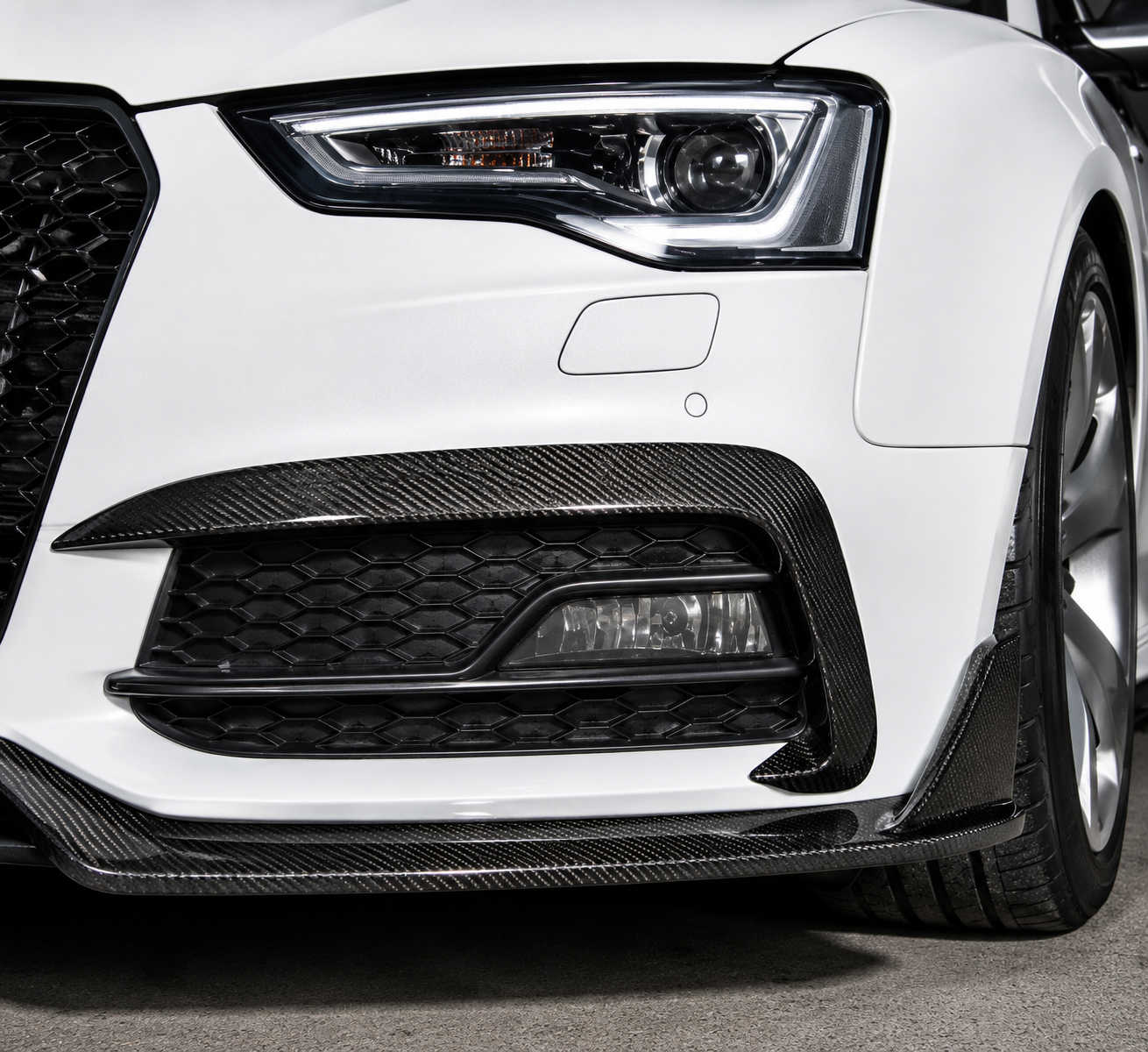 Karbel-Dry Pre-preg Carbon Fiber Upper Valences for Audi S5 A5 S-line B8.5 2012-2016