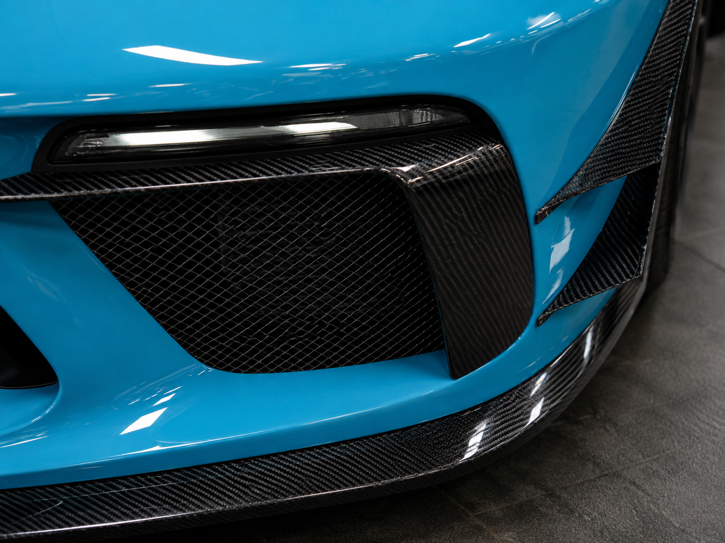 Karbel-Dry Carbon Front Bumper Upper Valences for Porsche 911 991.2 GT3 Pre-preg Carbon Fiber