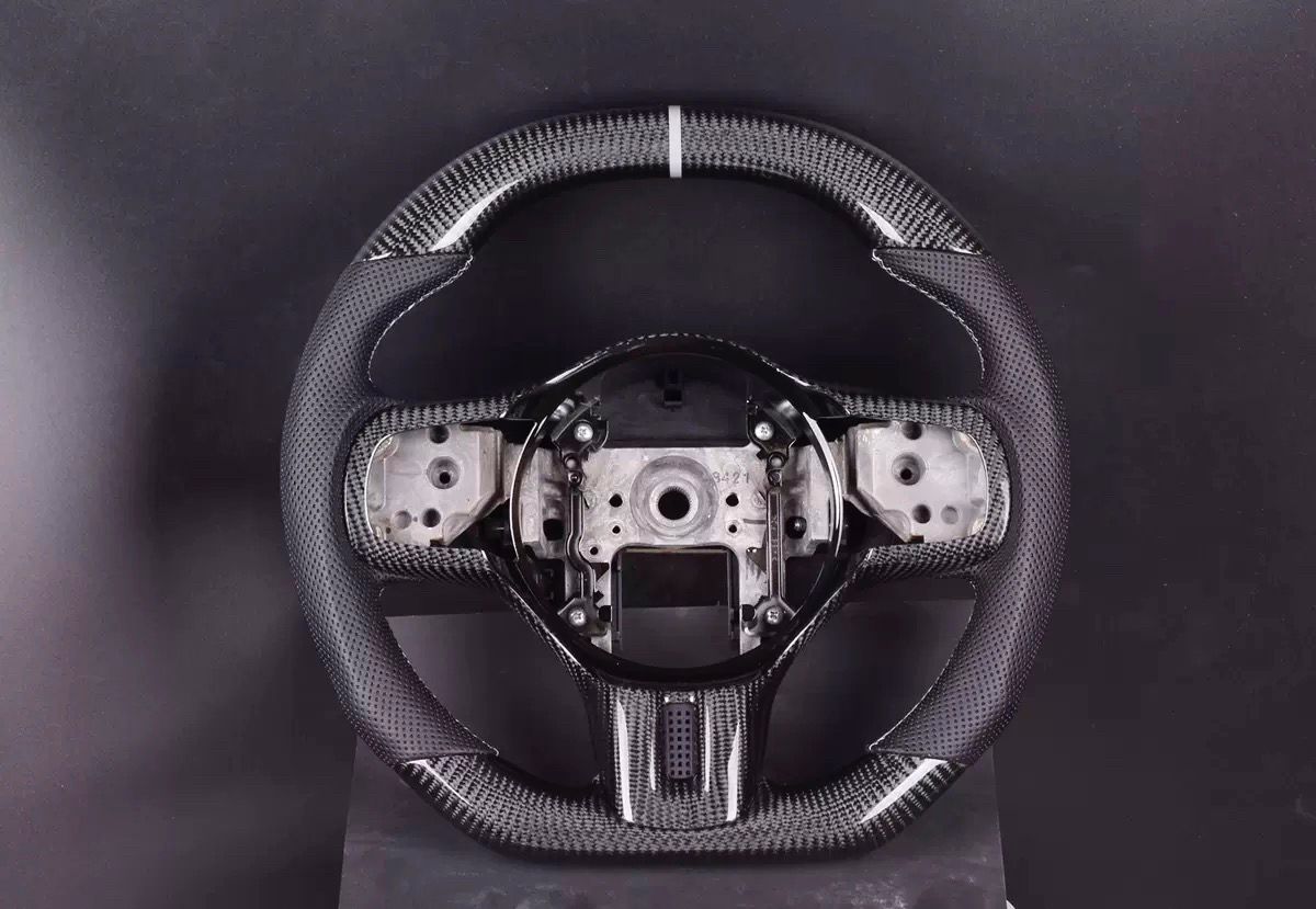Mitsubishi Lancer EVOLUTION 10 Steering Wheel (Carbon Fiber+Perforated Leather)