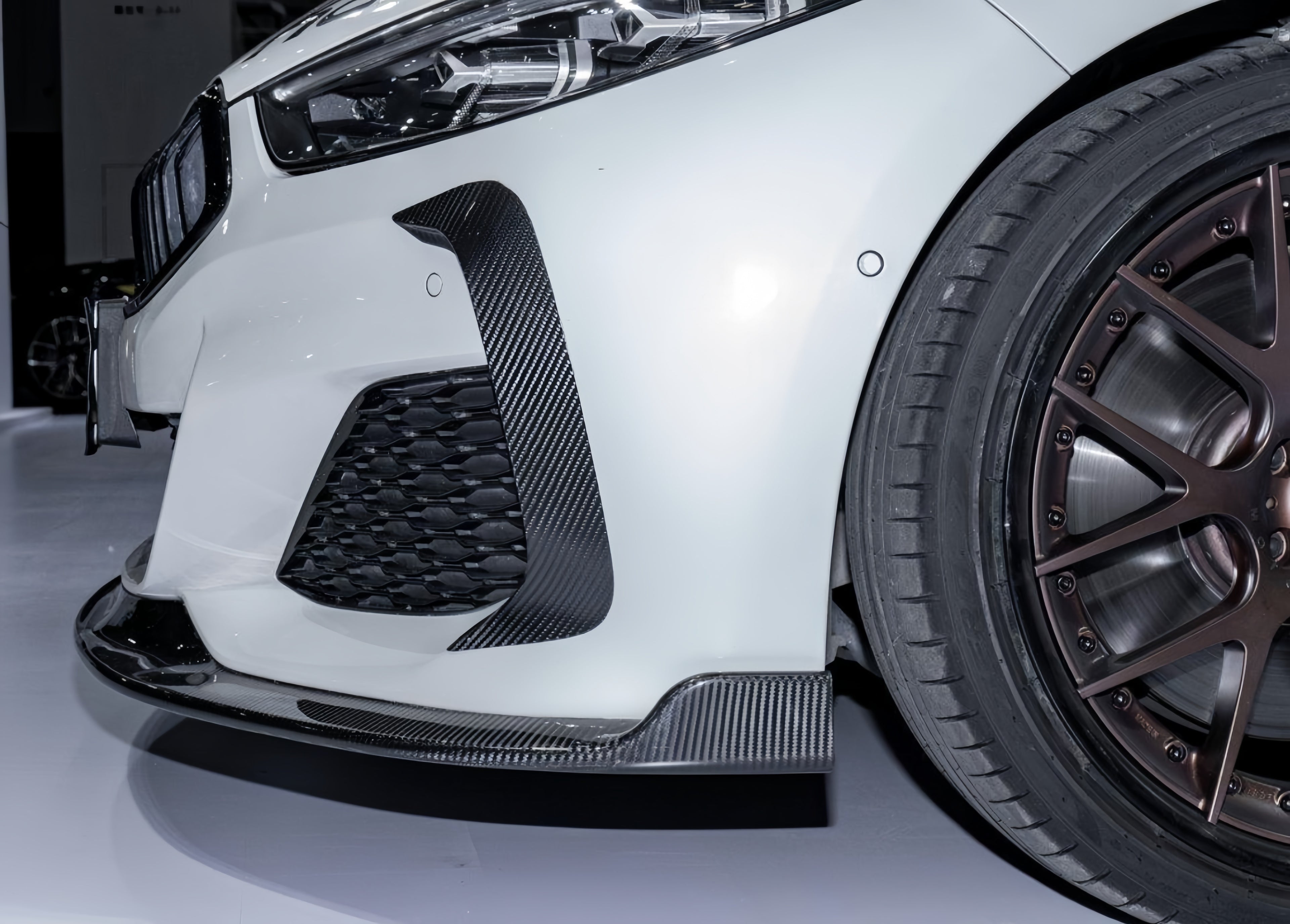 Karbel-Dry Carbon Fiber Upper Valences for BMW 8 Series M850 840 G14 G15 G16